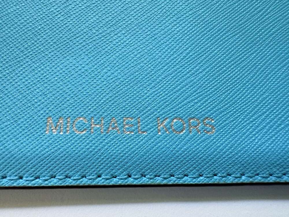 Michael Kors Saffiano Leather Zip Pouch Wristlet in Aquamarine Like New - Picture 3 of 6